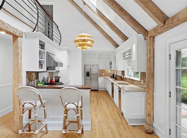 16 Stock Farm Lane, Sag Harbor, NY 11963
