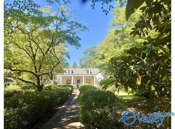 1018 Gordon Drive, Decatur, AL 35601