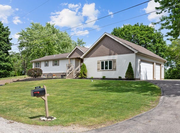 703 Crestview Drive, Ingleside, IL 60041