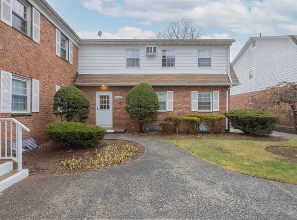 54 Parkside Drive, Suffern, NY 10901