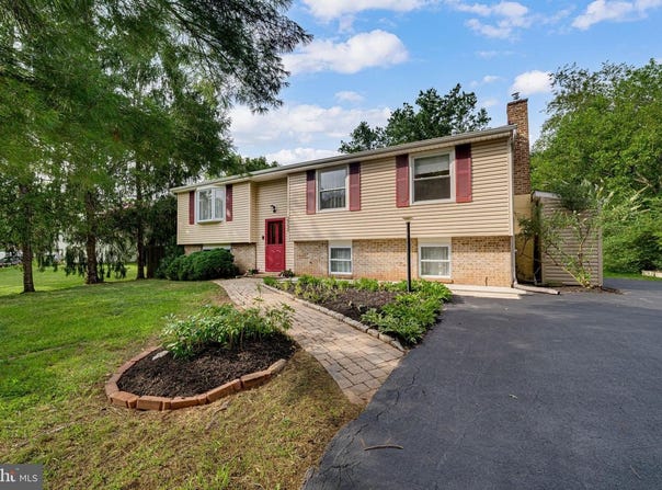 19130 DOWDEN CIR, POOLESVILLE, MD 20837