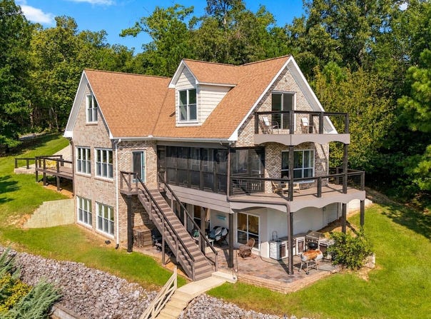 221 OAK LEAF Cir, Houston, AL 35572