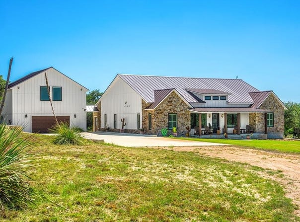 147 Gray Wolf, Blanco, TX 78606