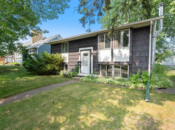 4725 Oneida St, Duluth, MN 55804