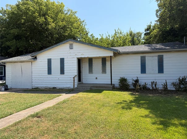 1305 N Brents Avenue, Sherman, TX 75090