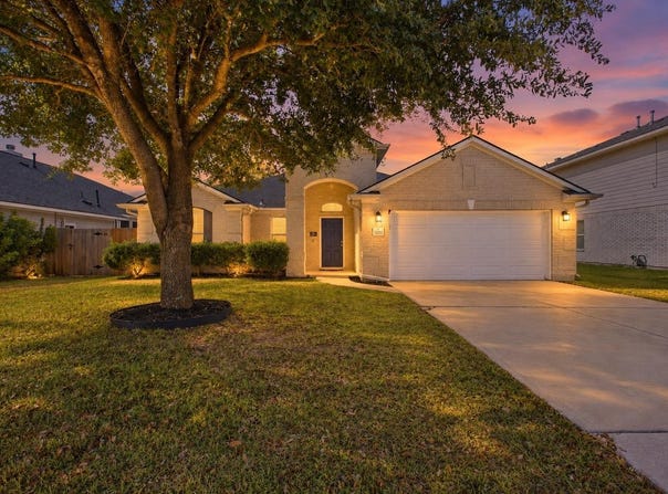 1207 Utopia Ln, Hutto, TX 78634