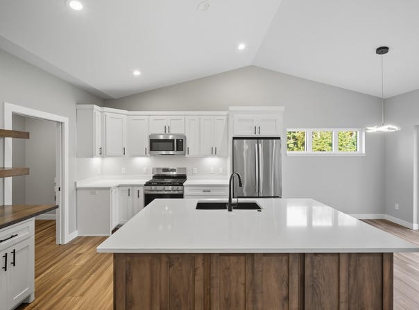 806 Saddle Ridge, Portage, WI 53901
