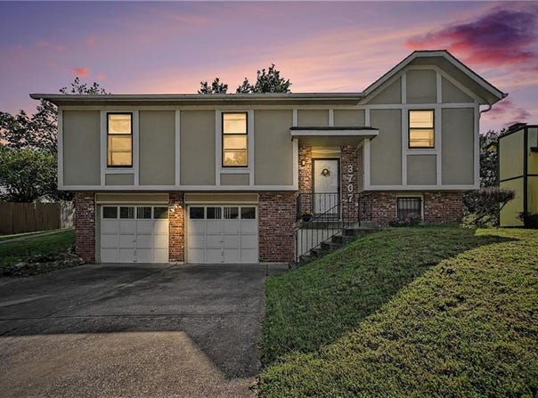 3707 E 114th Terrace, Kansas City, MO 64137