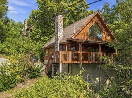 2205 Eagle Feather Drive, Sevierville, TN 37876