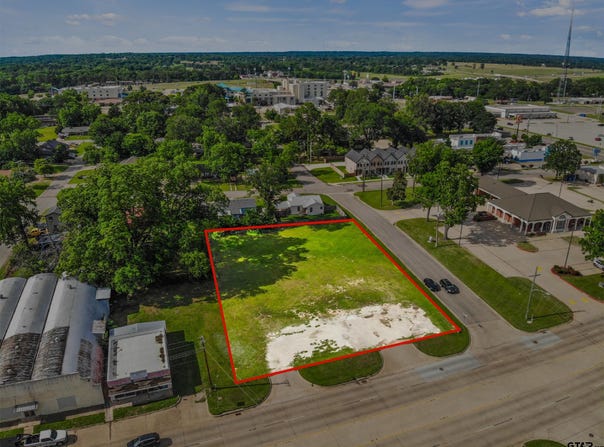 122 W 16th, Mt Pleasant, TX 75455