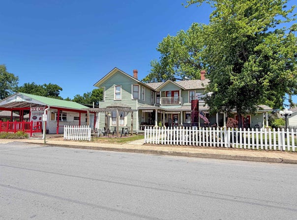 123 W Washington St., Mountain View, AR 72560