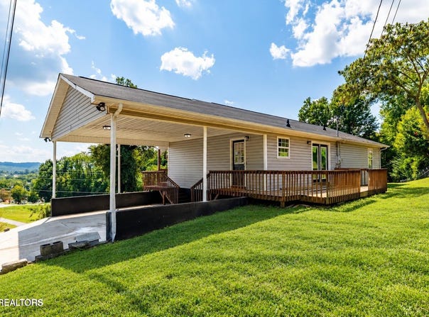 303 N 16th St, LaFollette, TN 37766