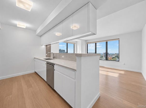 13835 39th Avenue, Flushing, NY 11354