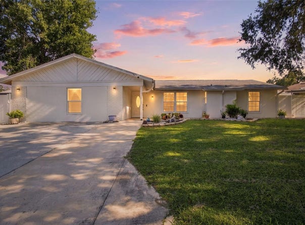 1325 OAKCREST Drive, BRANDON, FL 33510
