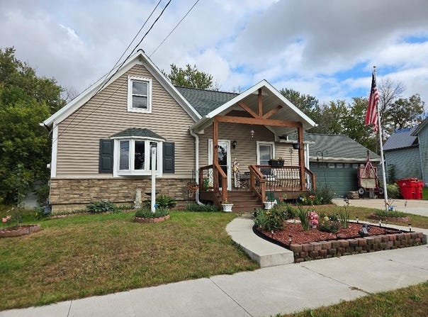 16 4th Avenue SE, Dodge Center, MN 55927