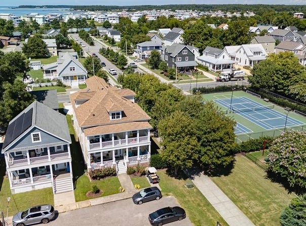 11 PARK ROW, CAPE CHARLES, VA 23310