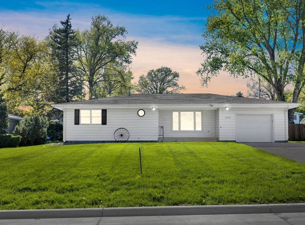 1203 Eastern Ave, Red Oak, IA 51566