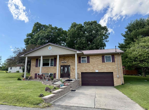 307 Meadow View Drive, Arthurdale, WV 26520
