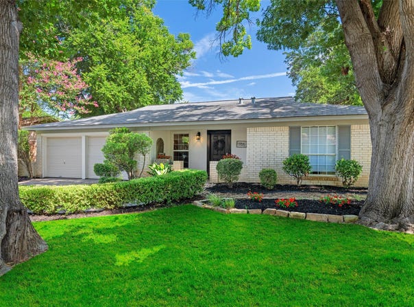 1705 Manchester Drive, Arlington, TX 76012