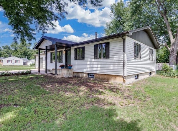 1800 Ritchie, Winfield, KS 67156