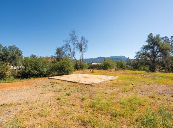 13679 Old Oregon Trail, Redding, CA 96003