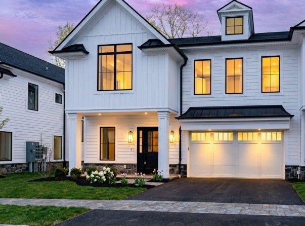 16-18 Paris Ave, Rockleigh Boro, NJ 07647-2603