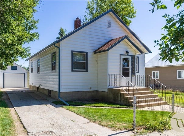 320 2nd Street E, Roundup, MT 59072