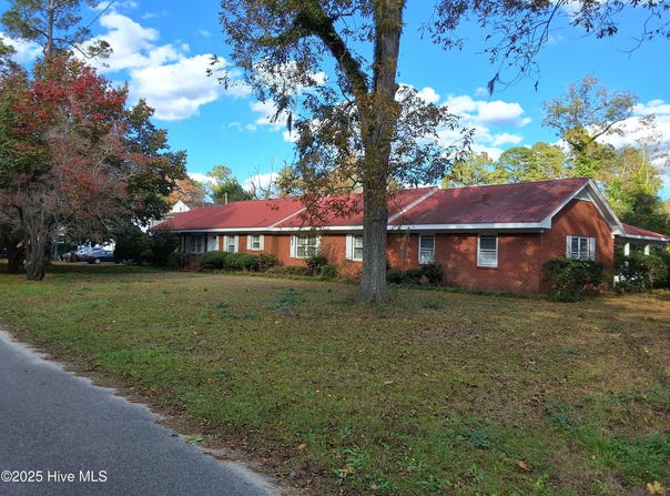 33 Gapway Road, Fair Bluff, NC 28439