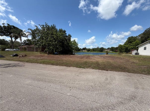 257 LAKE Lane, DEBARY, FL 32713