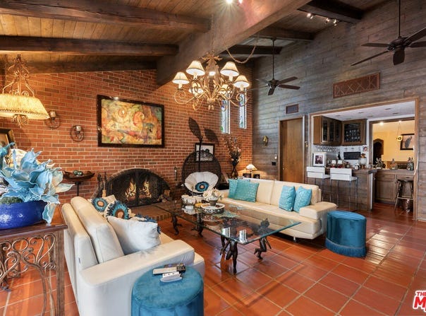 4152 Falling Leaf Dr, Encino, CA 91316