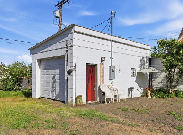321 S Crosby St, Tekoa, WA 99033