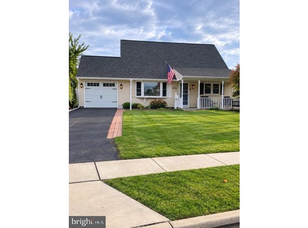 204 ELDERBERRY DR, LEVITTOWN, PA 19054
