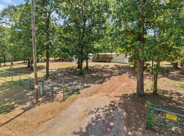 306 FORREST HILL, Lone Star, TX 75668