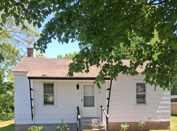 3 HALL ST, ONANCOCK, VA 23417