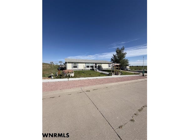 819 AKSARBEN ST, Alliance, NE 69301