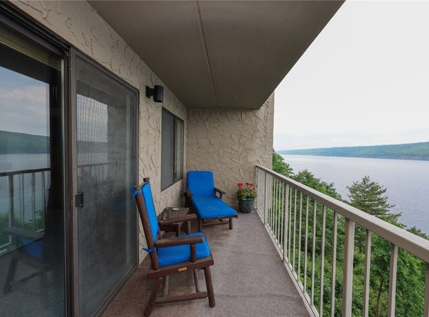 135 Cliffside Drive, Canandaigua, NY 14424