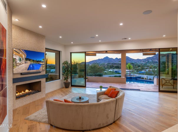 5724 N ECHO CANYON Drive, Phoenix, AZ 85018