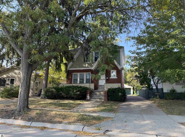 7301 Henry, Center Line, MI 48015