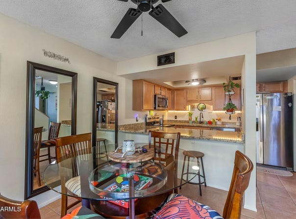 2040 S LONGMORE, Mesa, AZ 85202