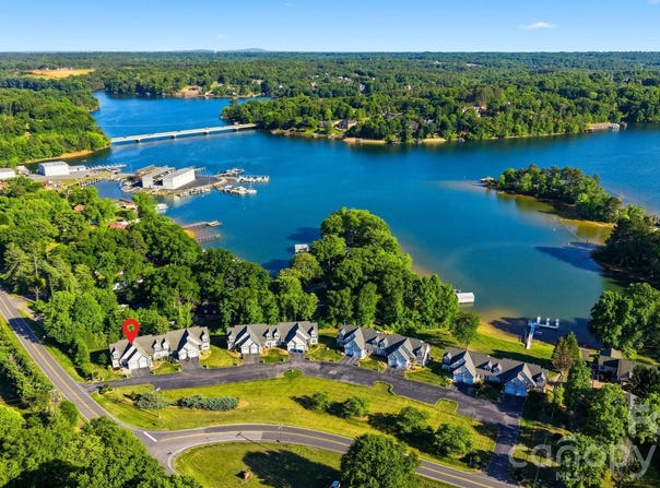 19 Heron Cove Loop, Hickory, NC 28601