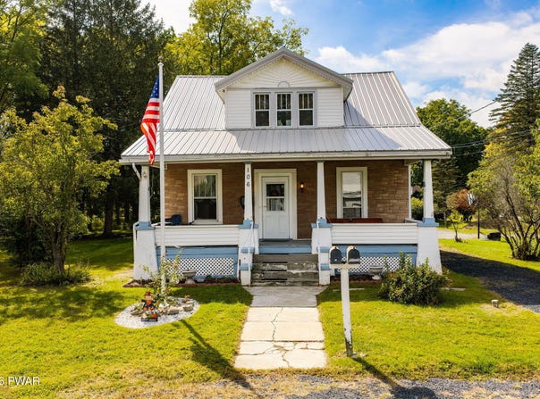 106 Oak Avenue, Matamoras, PA 18336