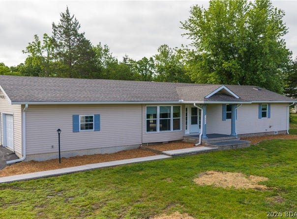 1914 State Rd V, Linn Creek, MO 65052