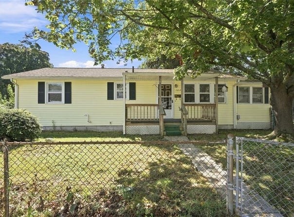 102 Community Road, Warwick, RI 02889