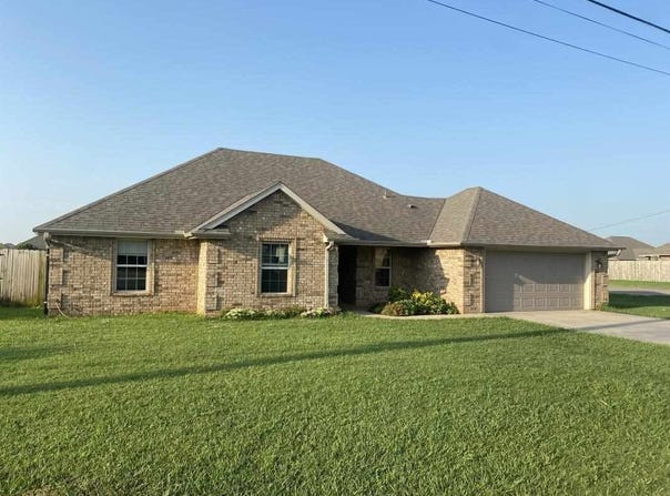 1202 1st St, Elgin, OK 73538