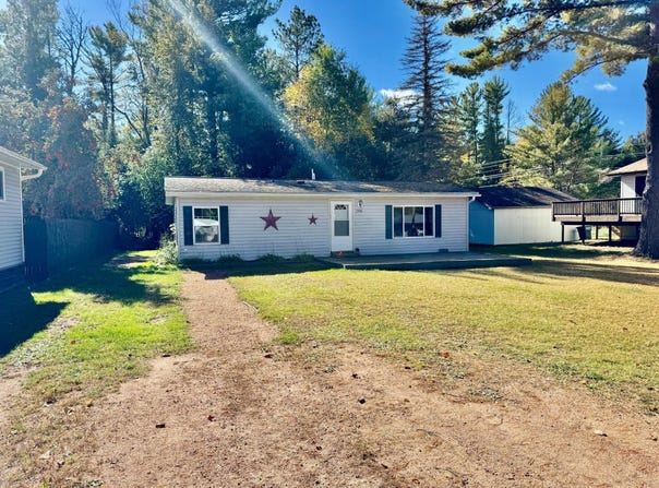 206 ILLINOIS ST W, Eagle River, WI 54521
