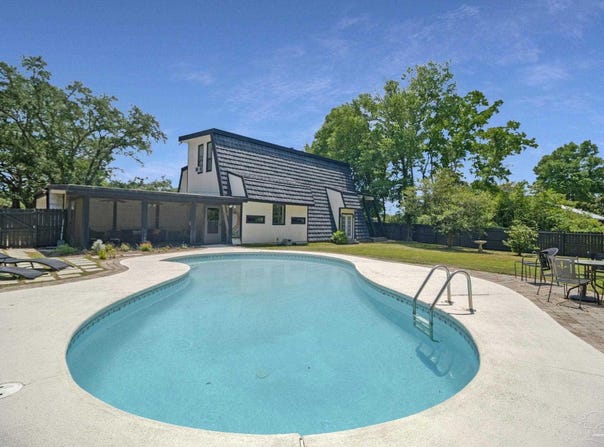 2121 Mar Mar Ln, Navarre, FL 32566