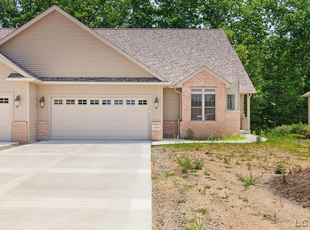1641 Rivers Edge Court, Adrian, MI 49221