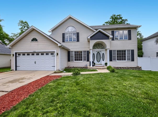 150 Winston Drive, Bolingbrook, IL 60440