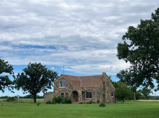 806 US 54 HIGHWAY, Iola, KS 66749