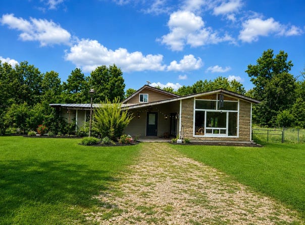 1624 County Road 434, Birch Tree, MO 65438